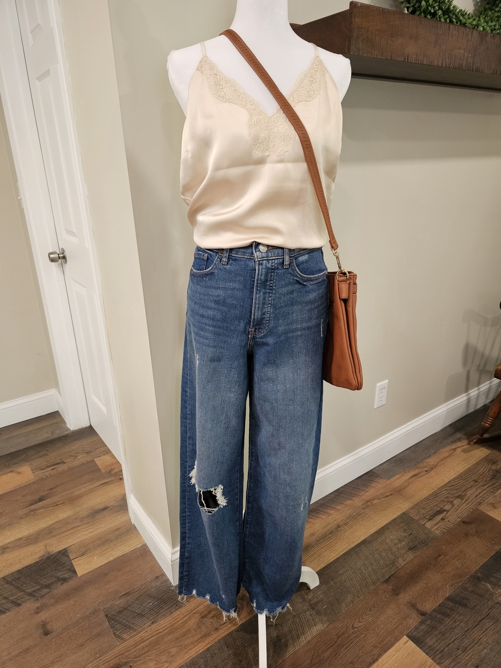 Express 90's Wide Leg Distressed Jeans - 4R
